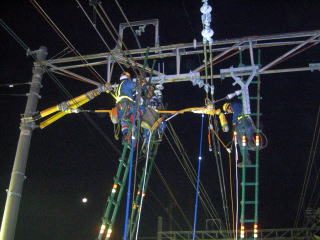 電車線工事 作業風景